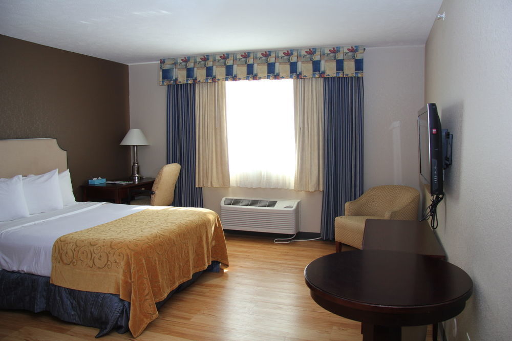 Green Acres Hotel Pittsfield Eksteriør billede